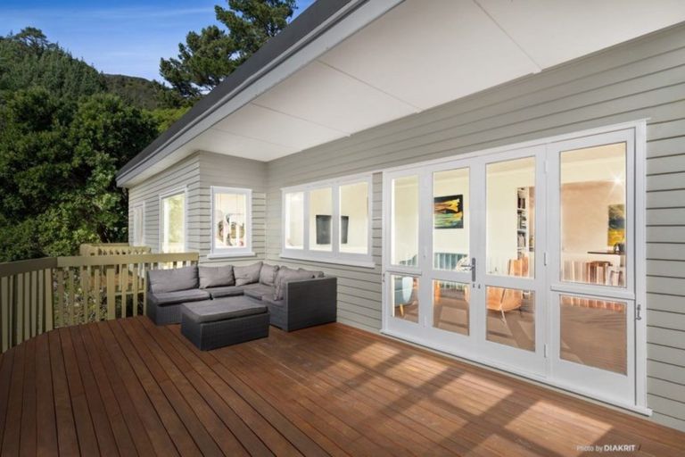 Photo of property in 40 Rona Street, Eastbourne, Lower Hutt, 5013