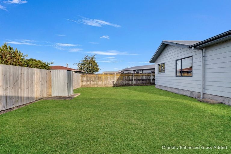 Photo of property in 32 Dahlstrom Grove, Kelvin Grove, Palmerston North, 4414