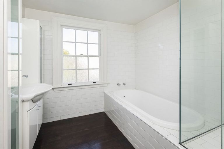 Photo of property in 52 Bealey Avenue, Christchurch Central, Christchurch, 8013