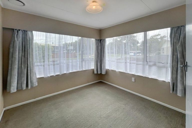 Photo of property in 87 Apollo Parade, Milson, Palmerston North, 4414