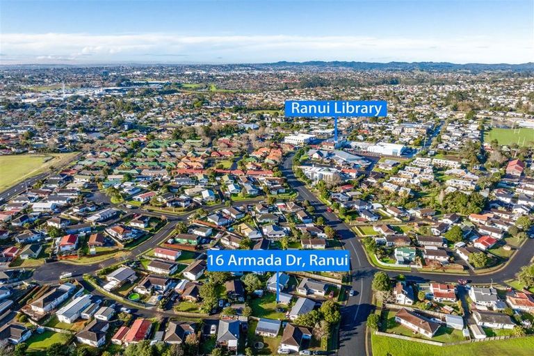 Photo of property in 16 Armada Drive, Ranui, Auckland, 0612