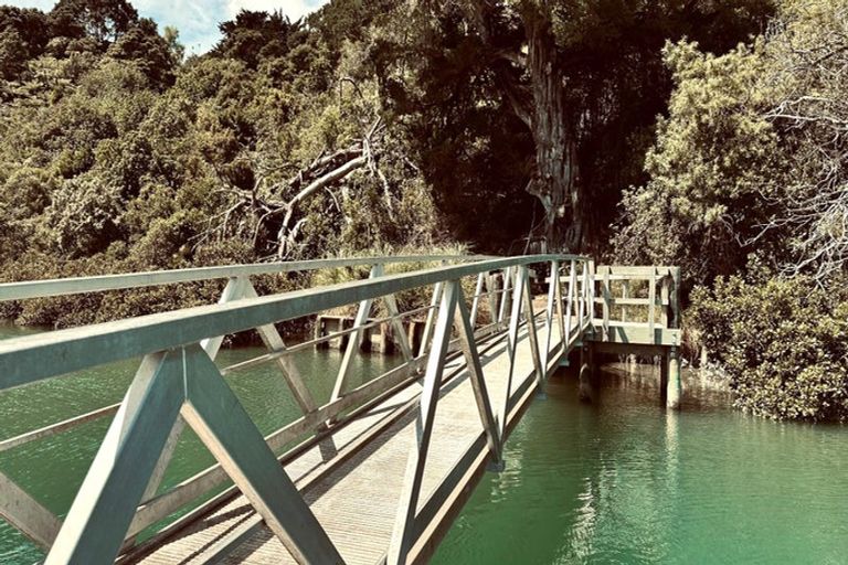 Photo of property in 90 Cedar Terrace, Stanmore Bay, Whangaparaoa, 0932