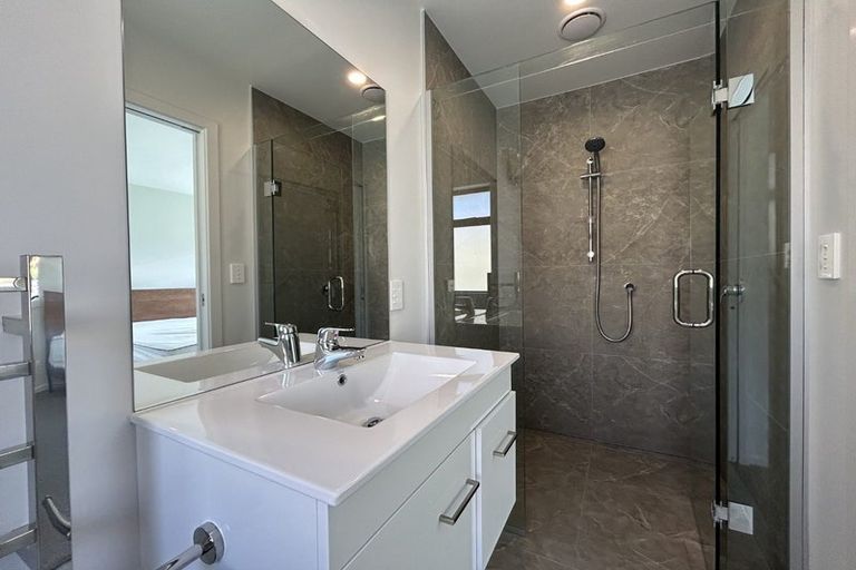 Photo of property in 98 Spur Ridge Rise, Jacks Point, 9371