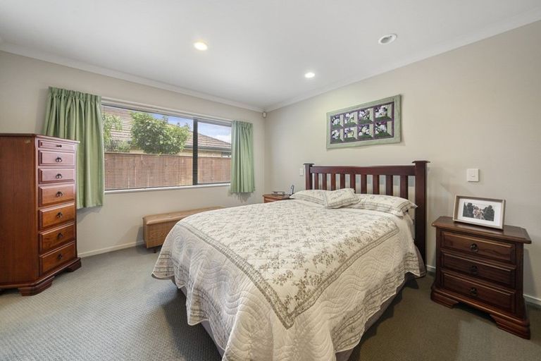 Photo of property in 12 Manhattan Court, Paraparaumu Beach, Paraparaumu, 5032