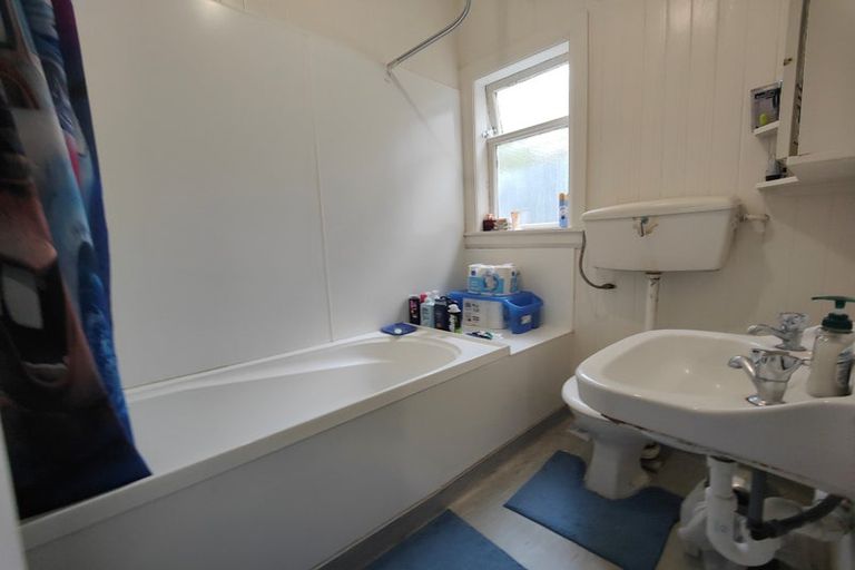 Photo of property in 71 Nairn Street, Mount Cook, Wellington, 6011