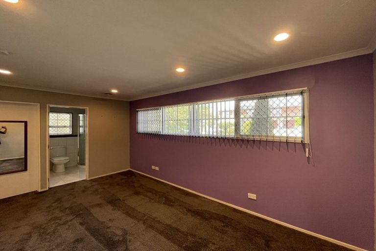 Photo of property in 2 Lemonwood Place, The Gardens, Auckland, 2105