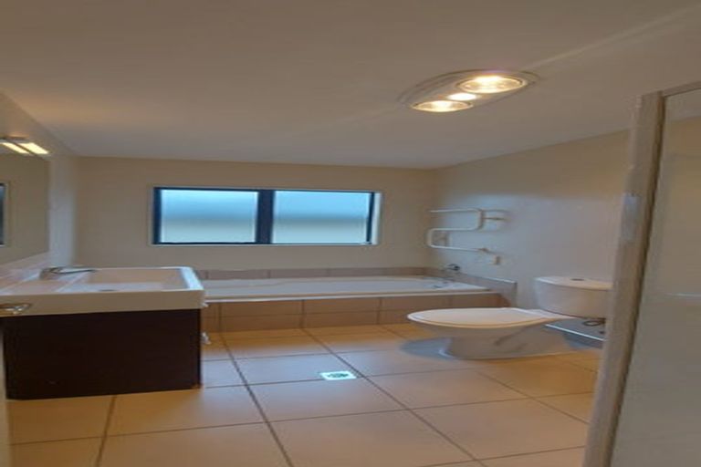 Photo of property in Hibiscus Garden, 1 Lavender Garden Lane, Oteha, Auckland, 0632