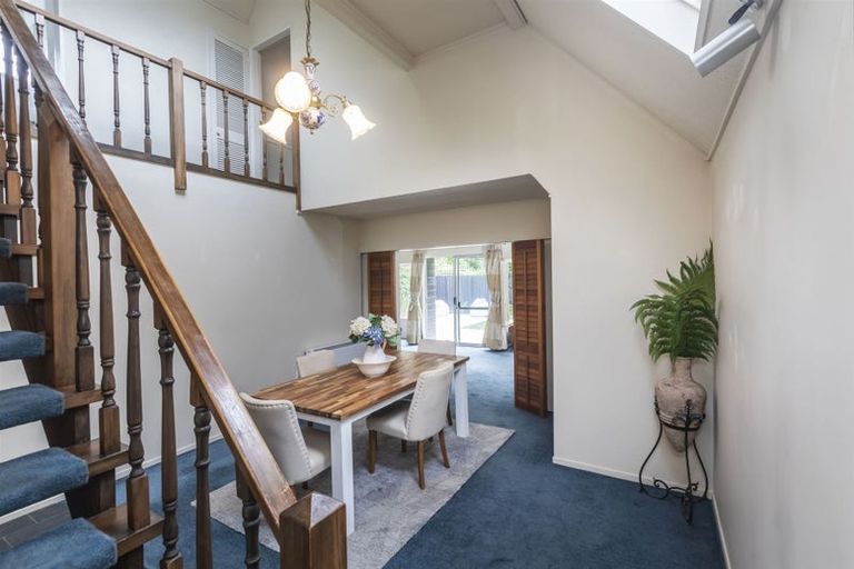 Photo of property in 2/443 Avonhead Road, Avonhead, Christchurch, 8042