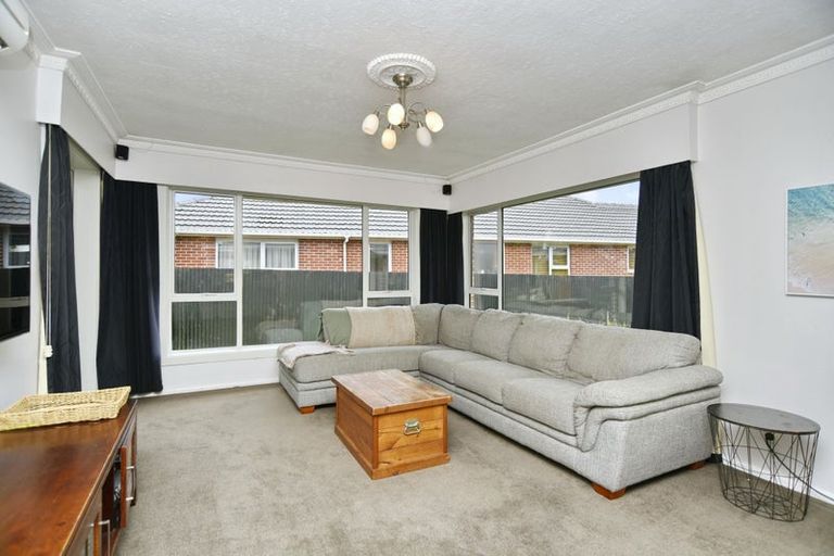 Photo of property in 57 Liverton Crescent, Bishopdale, Christchurch, 8053