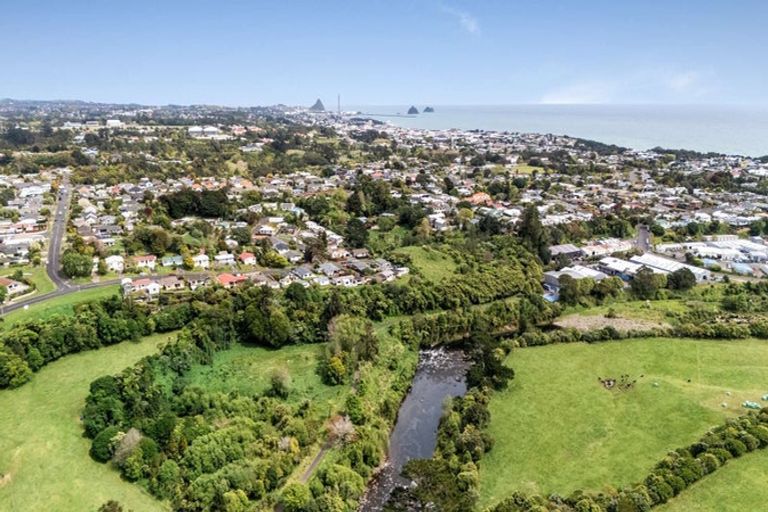 Photo of property in 114b Riversdale Drive, Merrilands, New Plymouth, 4312