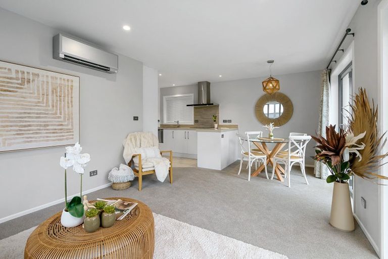 Photo of property in 2/14 Thornton Road, Cambridge, 3434