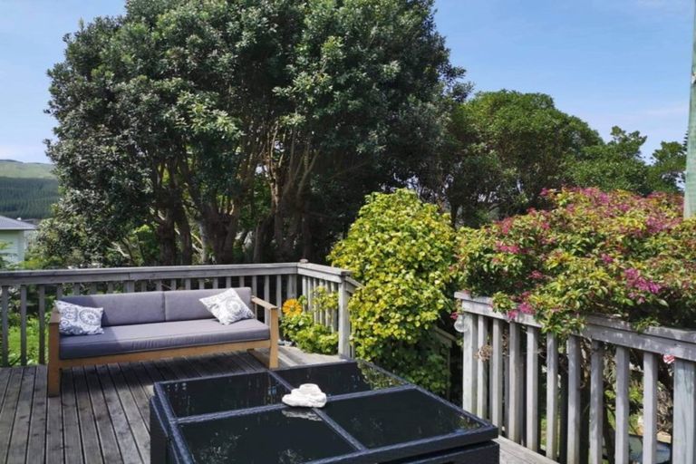 Photo of property in 5 Kapekape Place, Pukerua Bay, 5026