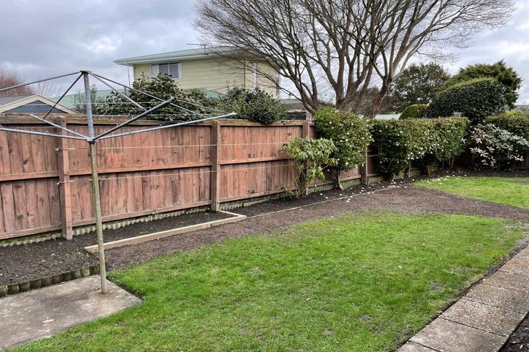 Photo of property in 2/367 Sawyers Arms Road, Harewood, Christchurch, 8051