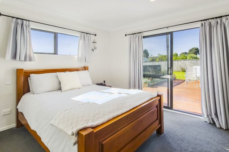 Photo of property in 10 Pohatu Lane, Otaki, 5512