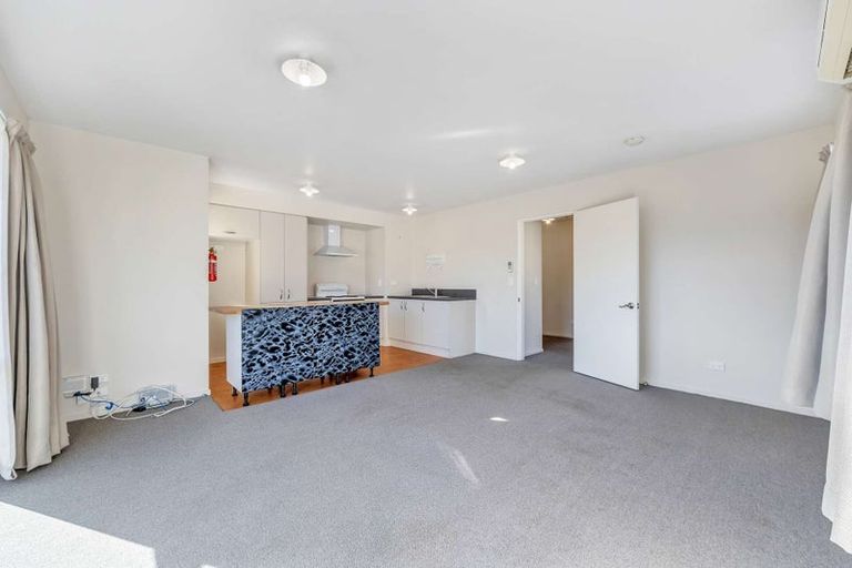 Photo of property in 74l Olliviers Road, Phillipstown, Christchurch, 8011