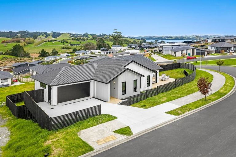 Photo of property in 35 Brigitte View, Snells Beach, 0920