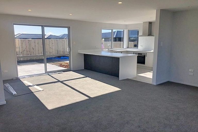 Photo of property in 4 Grey View Grove, Rangiora, 7400