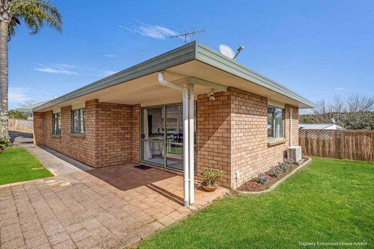 Photo of property in 6a Reynolds Road, Pukekohe, 2120
