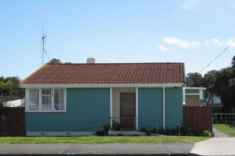 Photo of property in 152 Puriri Street, Castlecliff, Whanganui, 4501