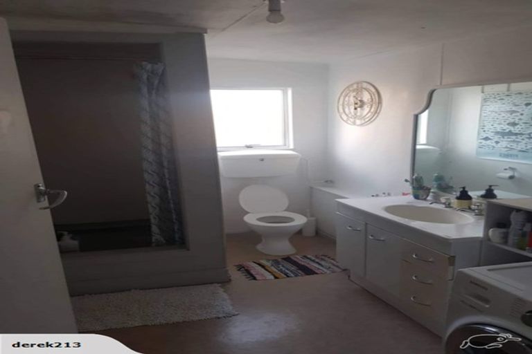 Photo of property in 24 Tiri Tiri Road, Birkdale, Auckland, 0626