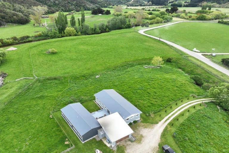 Photo of property in 115 Waipori Falls Road, Berwick Forest, Outram, 9073