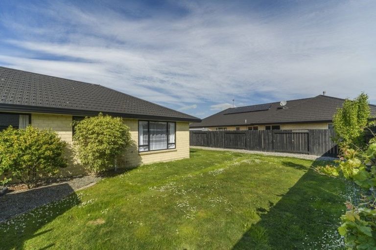 Photo of property in 4 Boston Parade, Kelvin Grove, Palmerston North, 4414