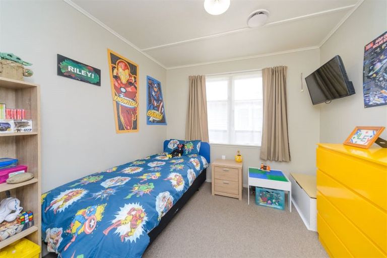 Photo of property in 27 Duff Crescent, Highbury, Palmerston North, 4412