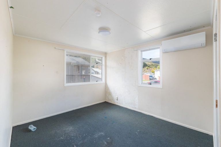 Photo of property in 8 Orewa Grove, Wainuiomata, Lower Hutt, 5014