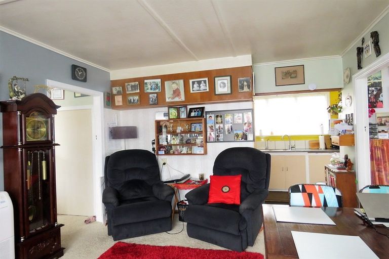 Photo of property in 23 Palmerston Street, Westport, 7825