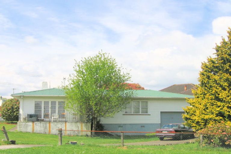 Photo of property in 2 Elliott Crescent, Owhata, Rotorua, 3010