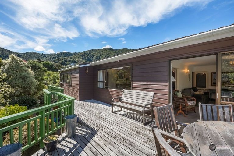 Photo of property in 2 Lady Bell Grove, Lowry Bay, Lower Hutt, 5013