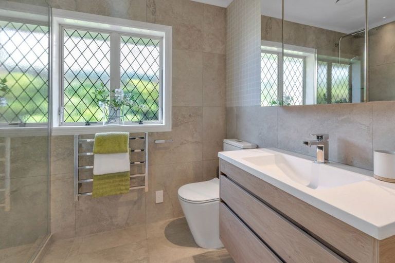 Photo of property in 2/40 Cook Street, Howick, Auckland, 2014