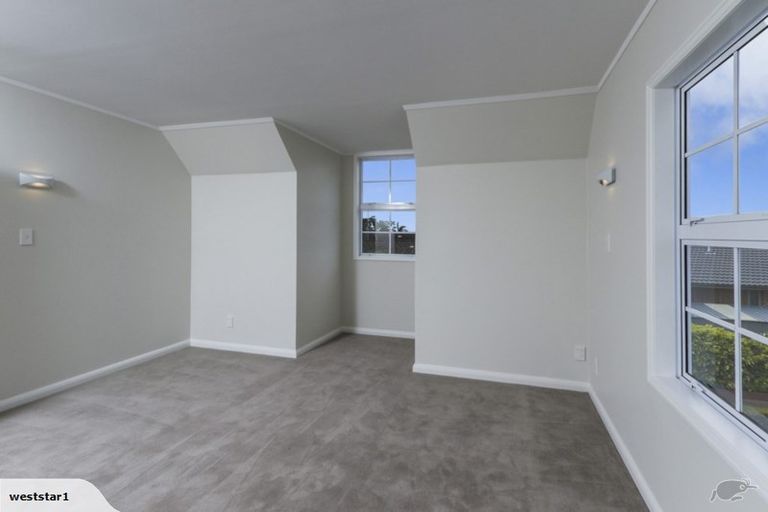 Photo of property in 2/15 Saltburn Road, Milford, Auckland, 0620