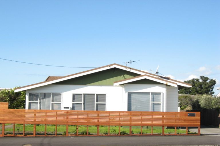 Photo of property in 11 Beach Street, Fitzroy, New Plymouth, 4312