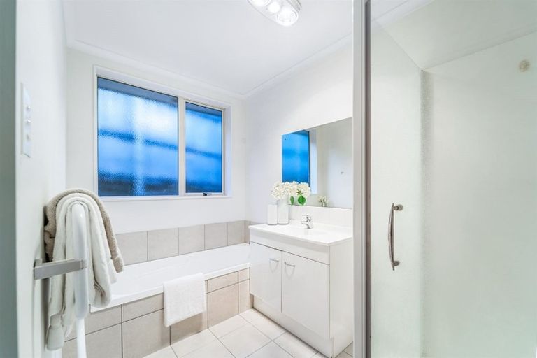 Photo of property in 75 Riverside Drive, Waiuku, 2123