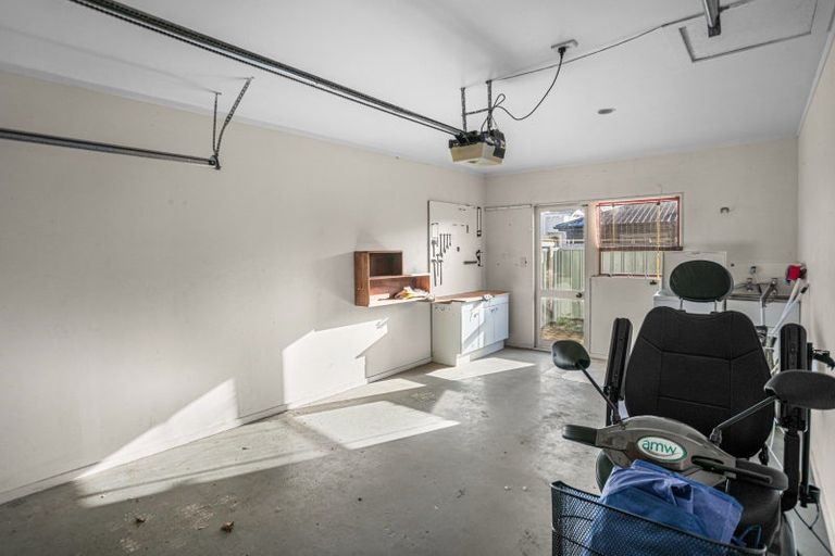 Photo of property in 1/32 Park Road, Glenfield, Auckland, 0629