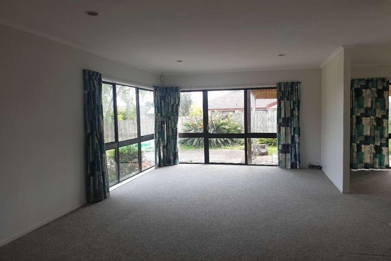 Photo of property in 2/60 Orangewood Drive, Northpark, Auckland, 2013
