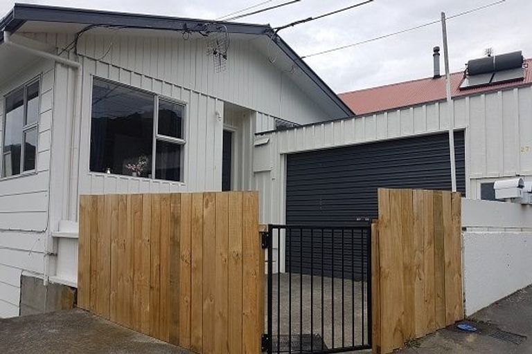 Photo of property in 27 Rhine Street, Island Bay, Wellington, 6023