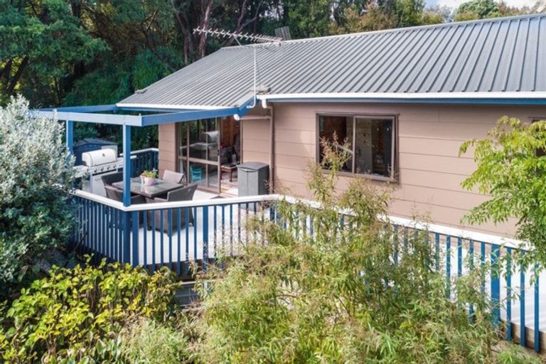 Photo of property in 2b Collingwood Road, Waiuku, 2123