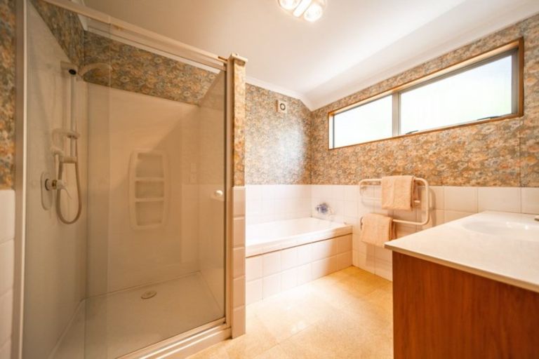 Photo of property in 71 Napier Terrace, Hospital Hill, Napier, 4110