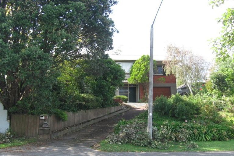 Photo of property in 34 Lewis Road, Pakuranga, Auckland, 2010