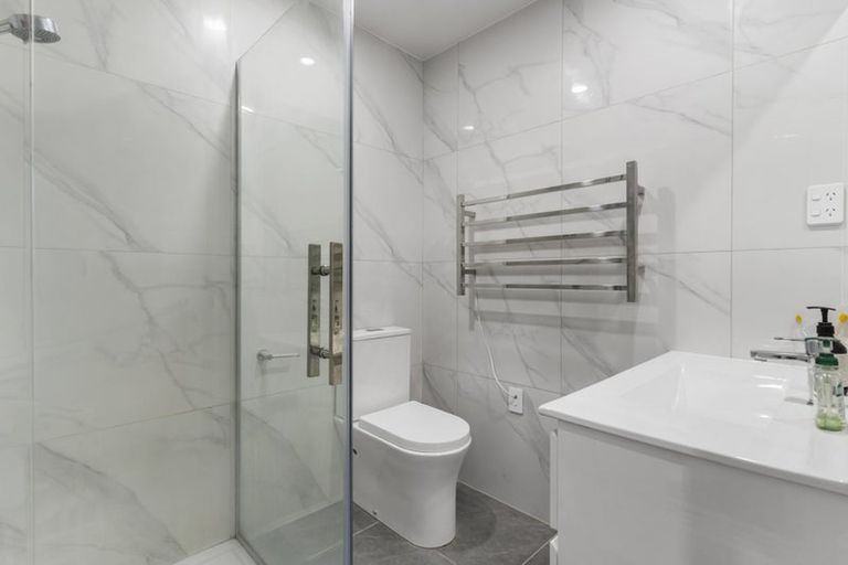 Photo of property in 4/10 Alan Avenue, Henderson, Auckland, 0610