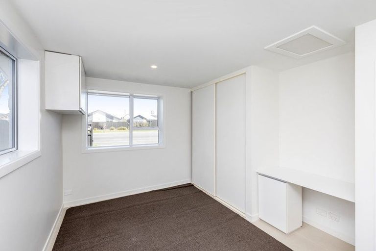 Photo of property in 330 Yaldhurst Road, Russley, Christchurch, 8042