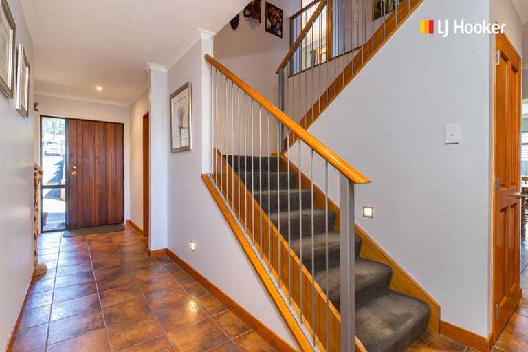 Photo of property in 41 Highgrove, Saint Clair, Dunedin, 9012