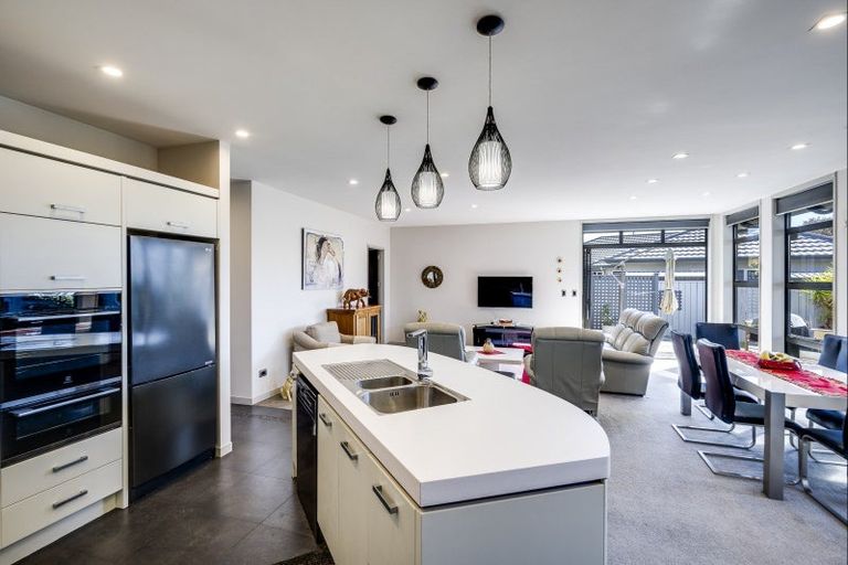 Photo of property in 17 Bourke Place, Havelock North, 4130