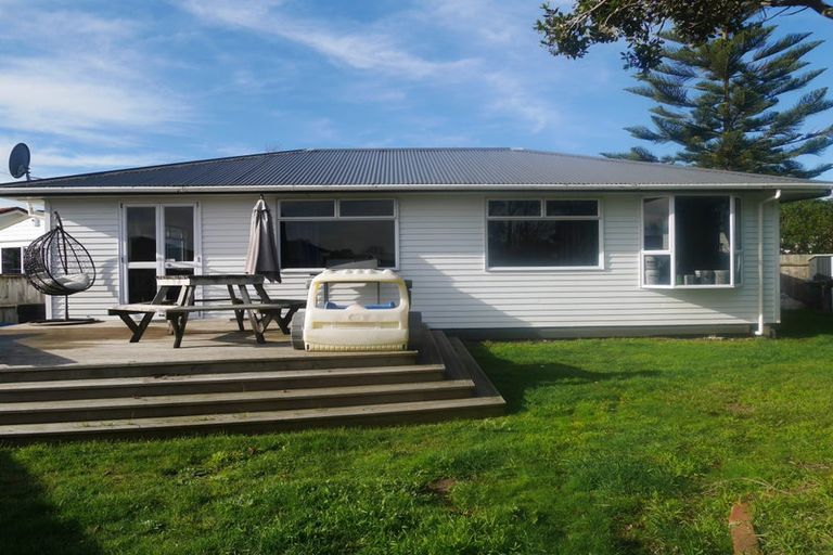 Photo of property in 66 Makarini Street, Paraparaumu, 5032