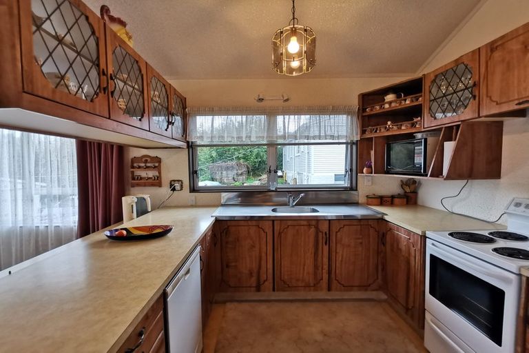 Photo of property in 15 Bickerstaffe Road, Maungaturoto, 0520