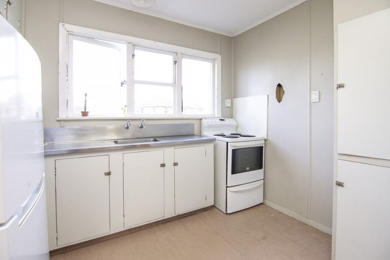 Photo of property in 3 Renfrew Place, Highbury, Palmerston North, 4412