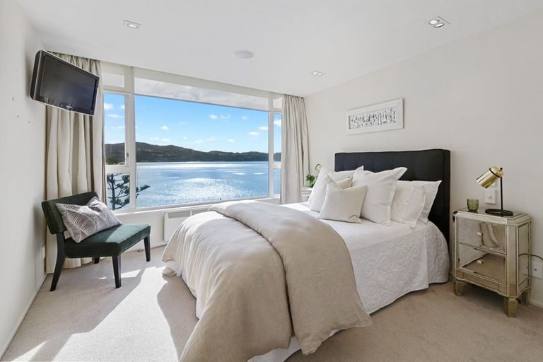 Photo of property in Oriana Apartments, 248 Oriental Parade, Oriental Bay, Wellington, 6011