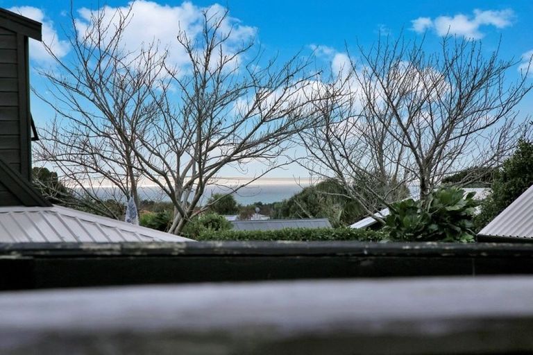 Photo of property in 1152 South Road, Oakura, 4314